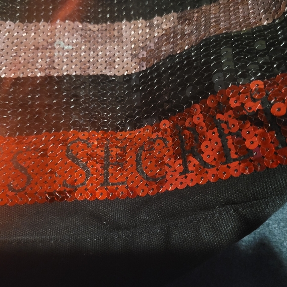 VS Handbag - Picture 2 of 4